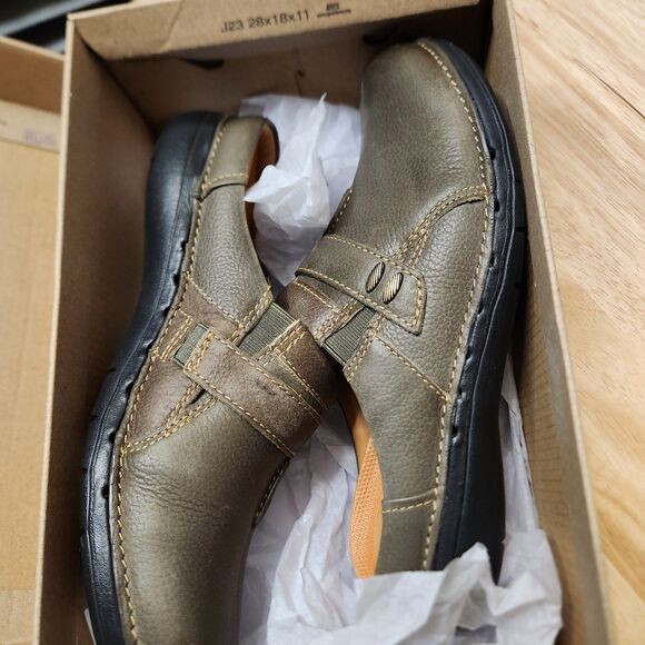 Clarks Un Loop Ease Clog – Women’s 6.5, Dark Olive Leather, Unworn - Picture 10 of 12